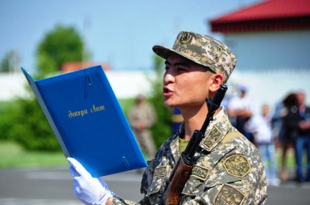 Жас сарбаздар ант қабылдады