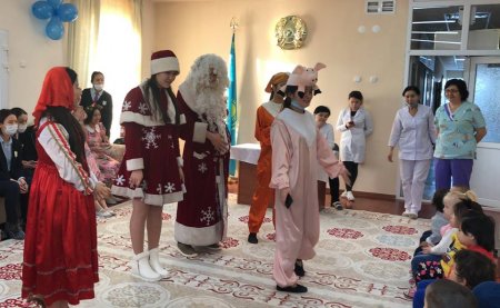 Зияткерлер сәбилер үйінде жаңа жылдық ертеңгілік өткізді