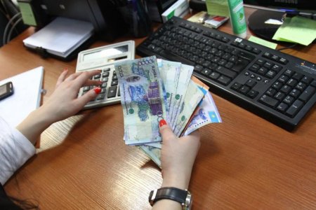 Президент бюджет саласындағы айлығы төмен қызметкерлердің жалақысын 30 пайызға арттыруды тапсырды