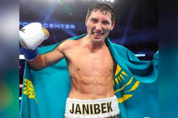 Жәнібек Әлімxанұлы америкалық «Хитмэнді» нокаутпен жеңді