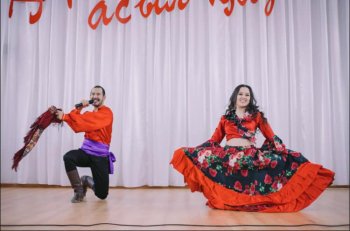 Театр жастары сыйлаған жылу...
