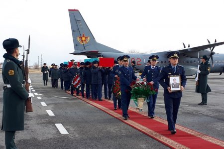 Данияр Қоңырбаев пен Өмірхан Қауқаевтың денесі туған жерге жеткізілді