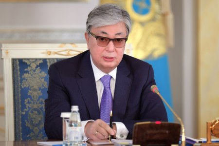 Қасым-Жомарт Тоқаев Қазақстан халқына үндеу жолдап жатыр