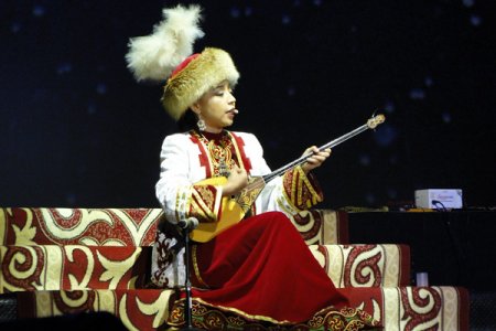 Ұлжан Өзбек елінде өткен жыршылар фестивалінің бас жүлдесін алды