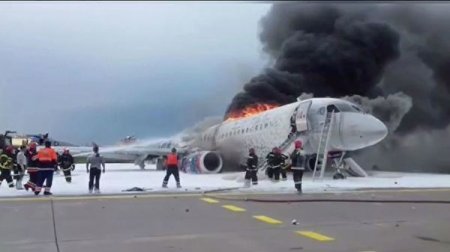 Мәскеуде жолаушылар ұшағы өртеніп, 41 адам қаза тапты
