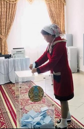 Жүкті әйелдер мен аналар дауыс берді