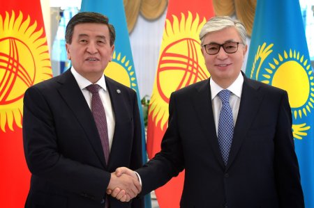 Сооронбай Жээнбеков Қасым-Жомарт Тоқаевты ҚР Президенті сайлауындағы жеңісімен құттықтады
