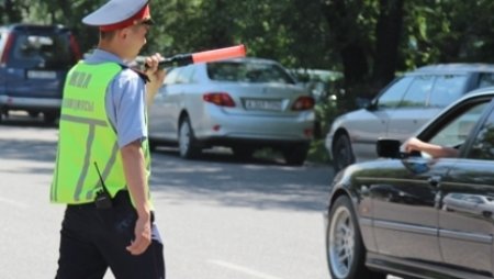 Қазақстандық полицейлерге 1 қыркүйектен бастап таяқшалары қайтарылмақ