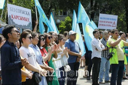 Митингке шығу үшін арнайы орын беріледі - Мемлекет басшысы