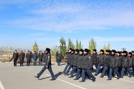 Полицейлер қысқы киім үлгісіне көшті