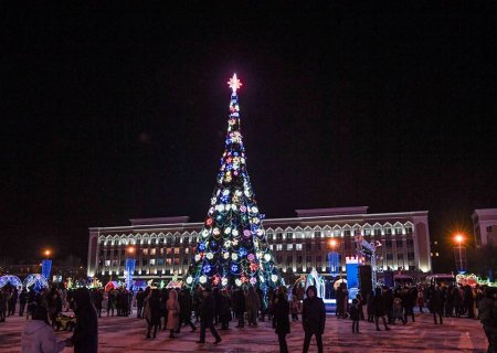 Қызылордада 23 метрлік шырша шамы жағылды