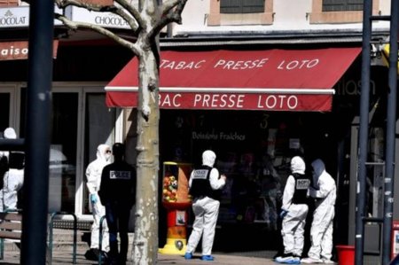 Францияда білгісіз біреу адамдарға пышақпен шабуылдап, 2 адамды мерт қылды